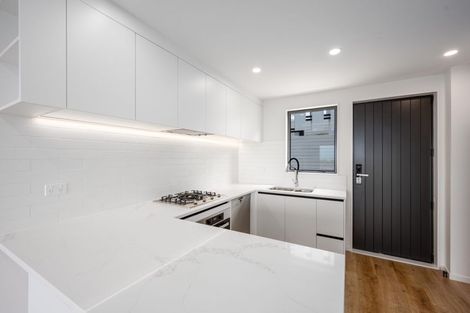 Photo of property in 5/737 East Coast Road, Browns Bay, Auckland, 0630