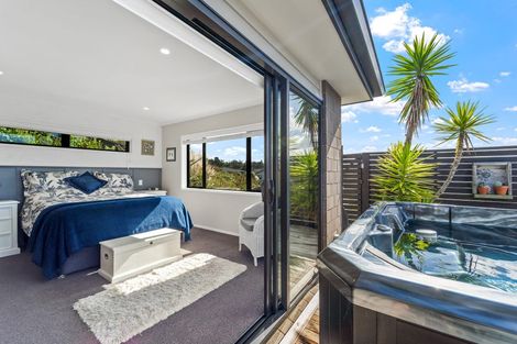 Photo of property in 23 Woodridge Drive, Stanmore Bay, Whangaparaoa, 0932