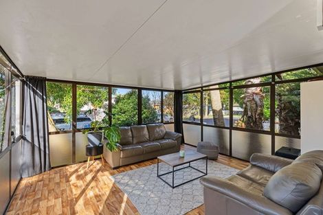 Photo of property in 24 Pukeroa Place, Papakura, 2110