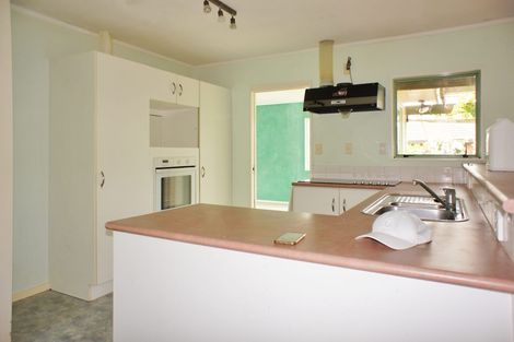 Photo of property in 6 Waylen Place, Burswood, Auckland, 2013