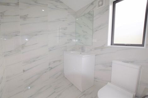 Photo of property in 71a Fruitvale Road, New Lynn, Auckland, 0600