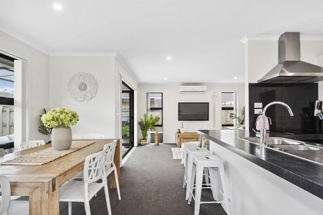 Photo of property in 49 Leet Crescent, Papamoa Beach, Papamoa, 3118