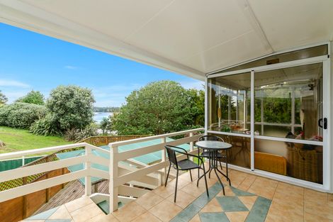Photo of property in 105 Sandspit Road, Waiuku, 2123