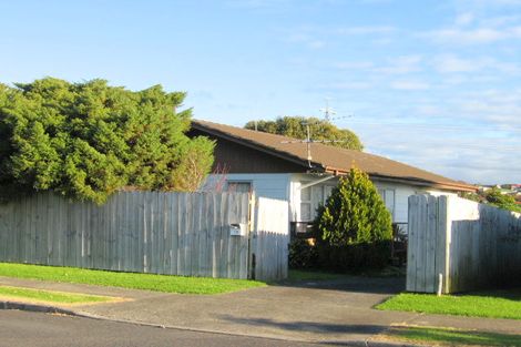 Photo of property in 15 Dillon Crescent, Clover Park, Auckland, 2019