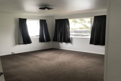 Photo of property in 19 Becker Drive, Weymouth, Auckland, 2103