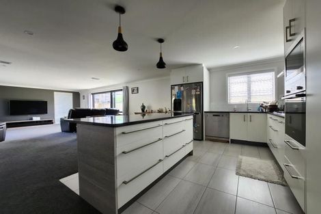 Photo of property in 126 Melksham Drive, Churton Park, Wellington, 6037