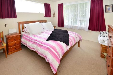 Photo of property in 5 Peterhouse Place, West Harbour, Auckland, 0618