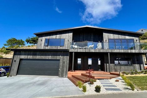 Photo of property in 93 Oak Road, Poraiti, Napier, 4112
