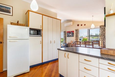 Photo of property in 45 Tremaine Avenue, Two Mile Bay, Taupo, 3330