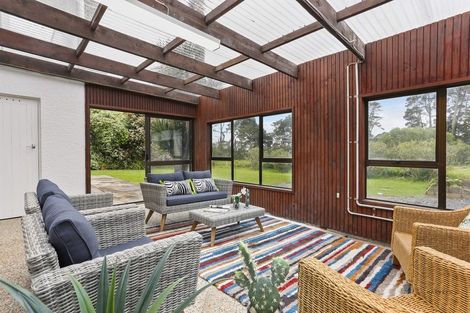 Photo of property in 40 Shaw Road, Oratia, Auckland, 0604