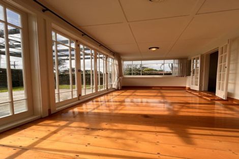 Photo of property in 11 Norwood Road, Bayswater, Auckland, 0622