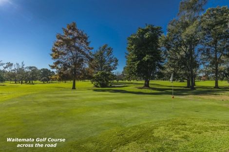 Photo of property in 1/24 Seabreeze Road, Narrow Neck, Auckland, 0624