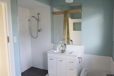 Photo of property in 1/32 Flanshaw Road, Te Atatu South, Auckland, 0610