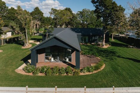 Photo of property in 31 Muhunoa Road East, Ohau, Levin, 5570