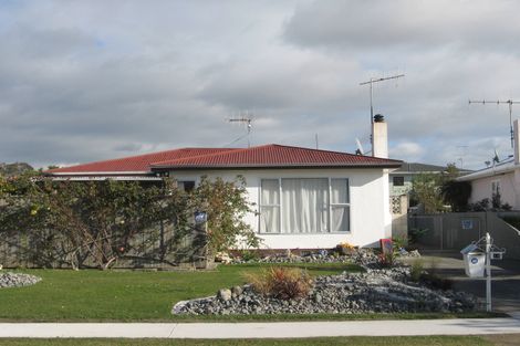 Photo of property in 19 Shackleton Street, Maraenui, Napier, 4110