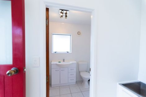 Photo of property in 1396 Whangaparaoa Road, Army Bay, Whangaparaoa, 0930