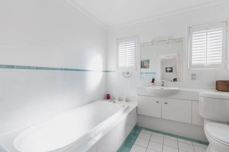 Photo of property in 19 Gilberd Place, Torbay, Auckland, 0630