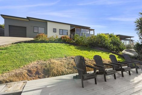 Photo of property in 18 Puka Place, Raglan, 3225