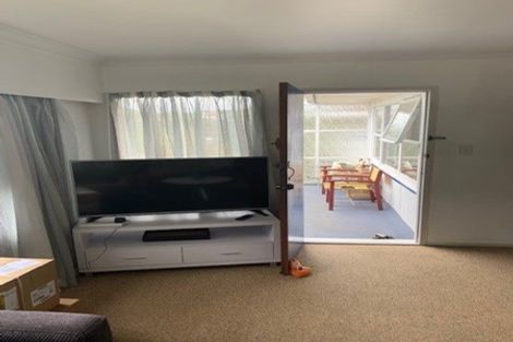 Photo of property in 2/447 Beach Road, Mairangi Bay, Auckland, 0630