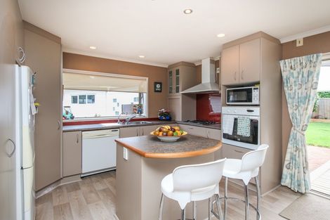 Photo of property in 91 Taikata Road, Te Atatu Peninsula, Auckland, 0610