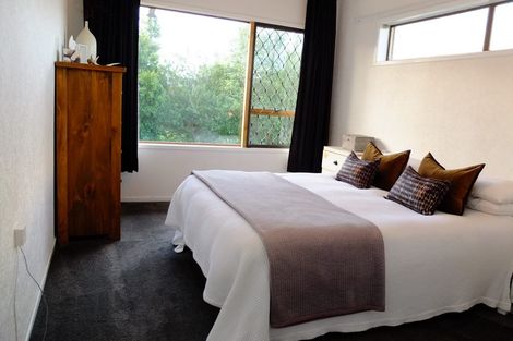 Photo of property in 1/48 Stanniland Street, Sunnyhills, Auckland, 2010