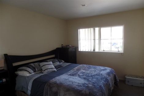 Photo of property in 12 Landvale Court, Browns Bay, Auckland, 0630