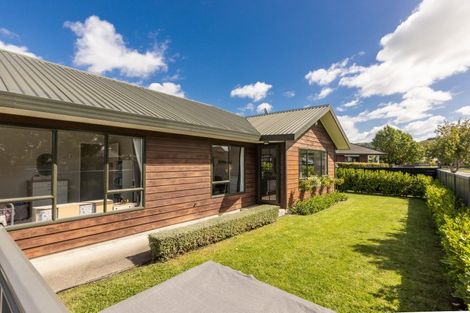 Photo of property in 39 Whiting Crescent, Greenmeadows, Napier, 4112