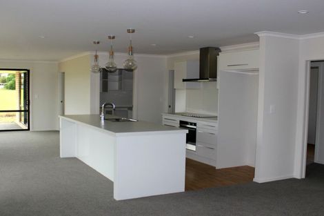 Photo of property in 4 Hereford Drive, Carterton, 5713