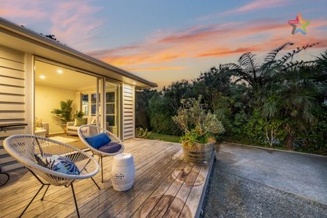 Photo of property in 46 Poto Road, Normandale, Lower Hutt, 5010