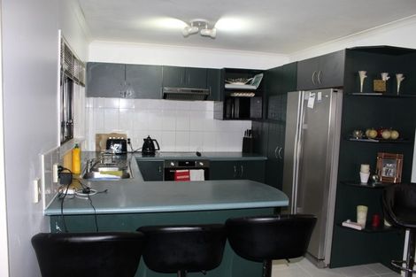 Photo of property in 38 Glenveagh Park Drive, Weymouth, Auckland, 2103