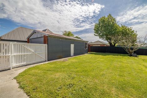 Photo of property in 16 Staveley Street, Avonhead, Christchurch, 8042