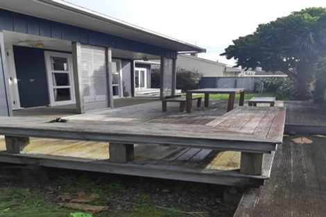 Photo of property in 2 Rainsford Street, Moturoa, New Plymouth, 4310