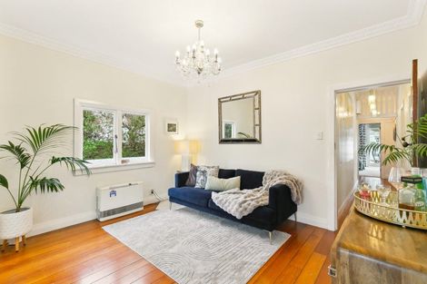 Photo of property in 159 Queens Drive, Lyall Bay, Wellington, 6022