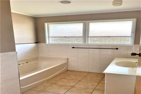 Photo of property in 25 Hinewa Road, Otumoetai, Tauranga, 3110