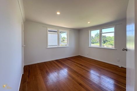 Photo of property in 27 Line Road, Glen Innes, Auckland, 1072