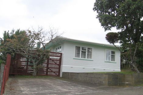 Photo of property in 3 Roberts Street, Tawa, Wellington, 5028