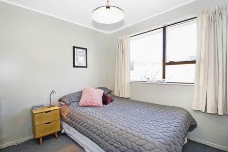 Photo of property in 28 Moulton Street, Moturoa, New Plymouth, 4310