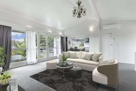 Photo of property in 9 Sutton Crescent, Papatoetoe, Auckland, 2025