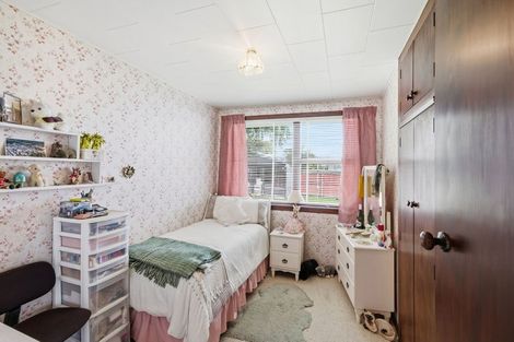 Photo of property in 17 Wolsey Place, Hillmorton, Christchurch, 8025