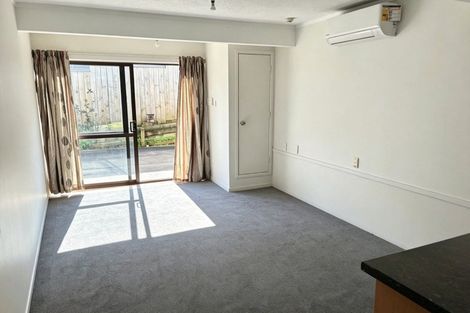 Photo of property in 144 Prince Regent Drive, Half Moon Bay, Auckland, 2012