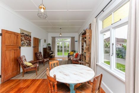 Photo of property in 372a Carrington Street, Upper Vogeltown, New Plymouth, 4310