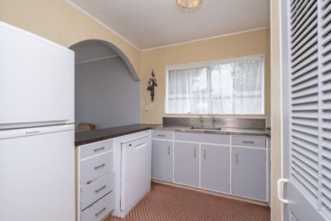 Photo of property in 28 Castle Street, Eltham, 4322