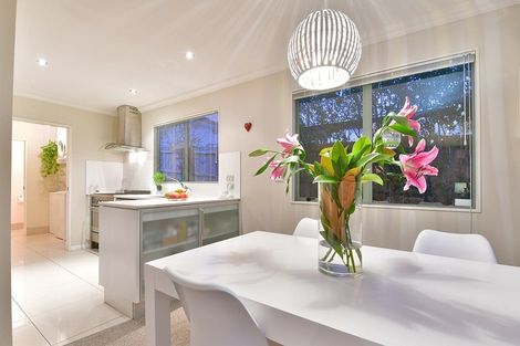 Photo of property in 2/34 Selwyn Crescent, Forrest Hill, Auckland, 0620
