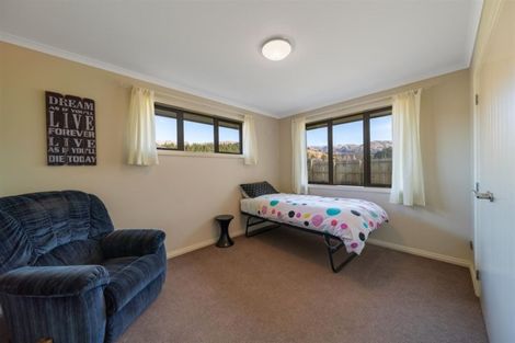 Photo of property in 33 Alice Burn Drive, Luggate, Cromwell, 9383