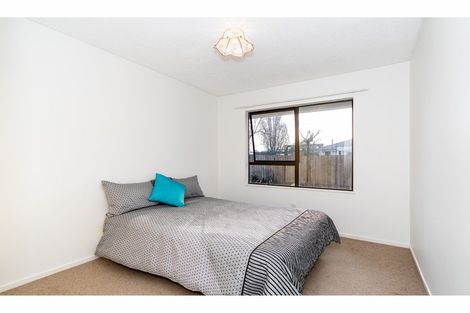 Photo of property in 2/479 Wairakei Road, Burnside, Christchurch, 8053