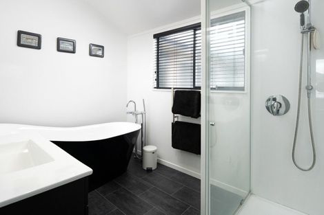 Photo of property in 68 Moana View Road, Waikawa, Picton, 7220