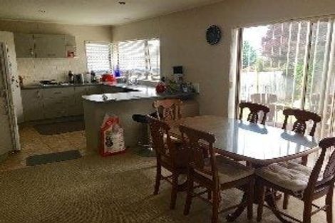 Photo of property in 10 Craigavon Drive, East Tamaki, Auckland, 2013