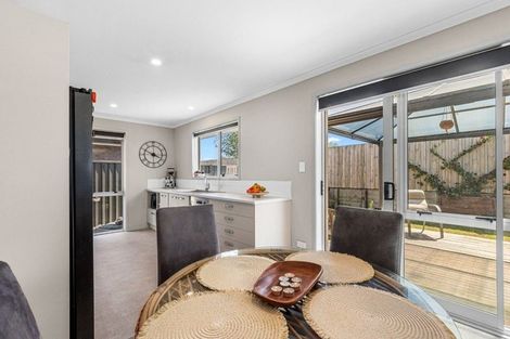 Photo of property in 84 Sentinel Avenue, Omokoroa, 3114