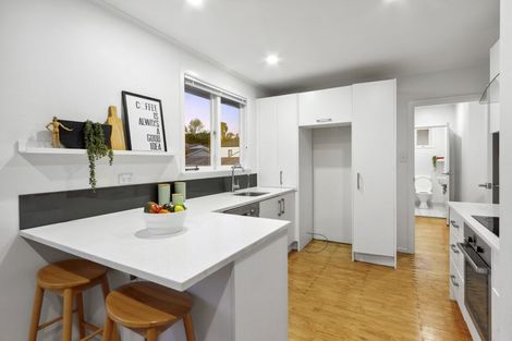 Photo of property in 1/5 September Place, Forrest Hill, Auckland, 0620