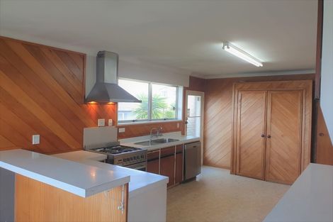 Photo of property in 17 Hepburn Road, Glendene, Auckland, 0602